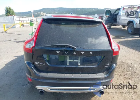 2011 Volvo Xc60 T6/T6 R-Design z USA, uszkodzony, nr VIN YV4902DZ1B2196479